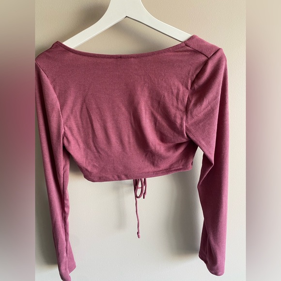 Cute Tied Crop Top - Picture 2 of 3